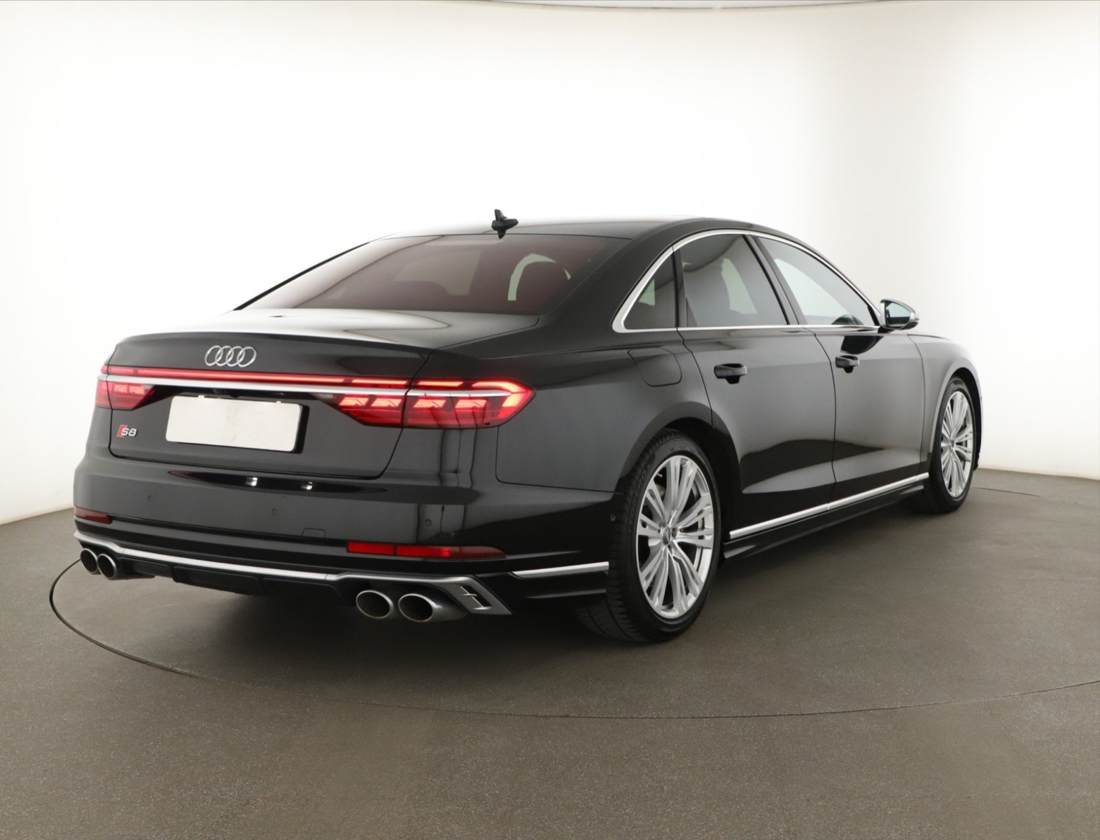Audi S8 - 2023