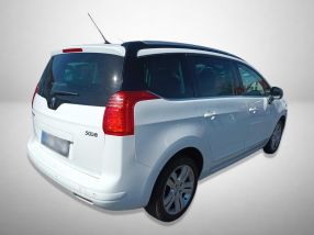 Peugeot 5008 - 2013