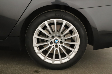 BMW 5 - 2023