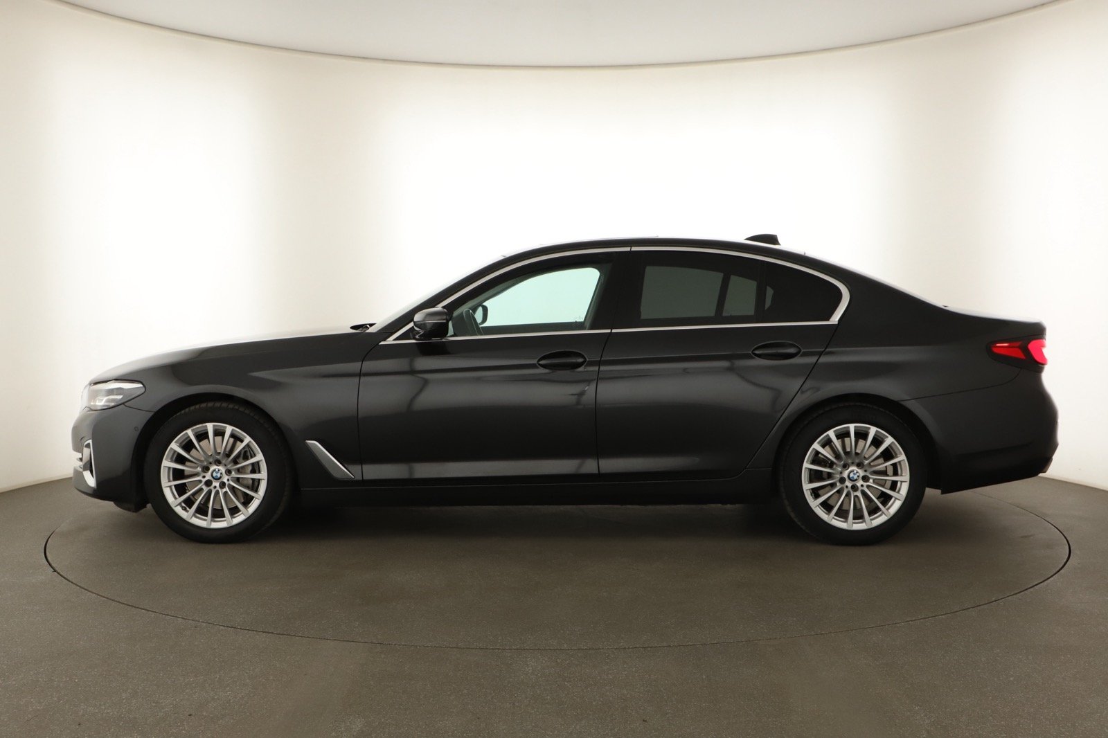 BMW 5 - 2023