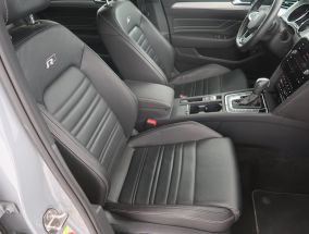 Volkswagen Passat - 2022