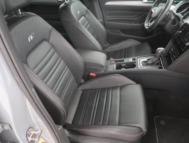Volkswagen Passat - 2022