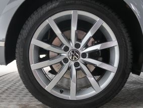Volkswagen Passat - 2022