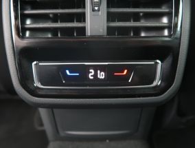 Volkswagen Passat - 2022