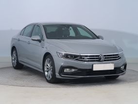 Volkswagen Passat - 2022