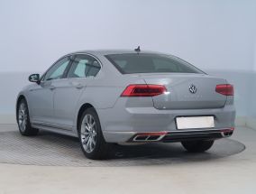 Volkswagen Passat - 2022