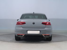 Volkswagen Passat - 2022