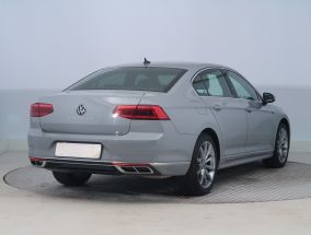 Volkswagen Passat - 2022