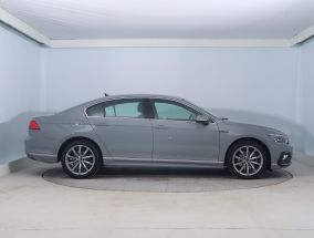 Volkswagen Passat - 2022