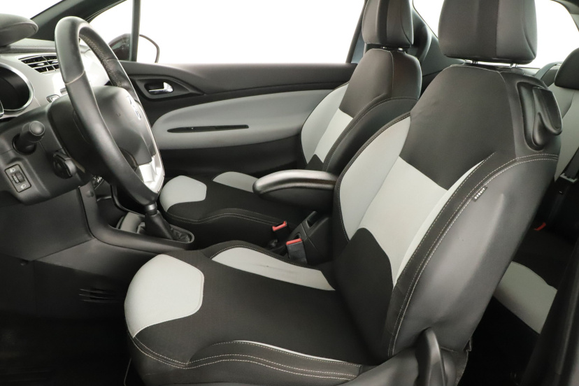 Citroen DS3, 2011