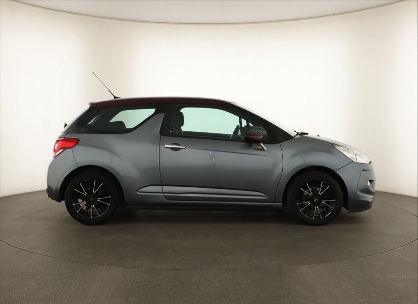 Citroen DS3, 2011