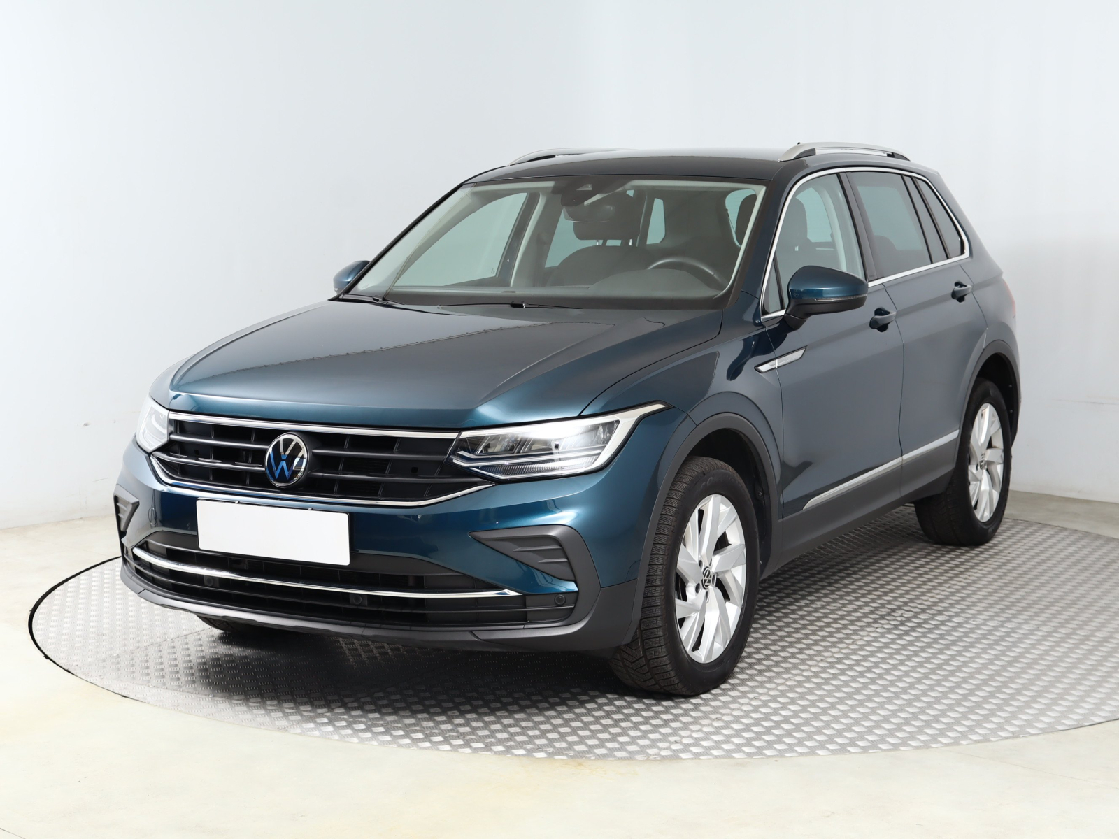 Volkswagen Tiguan - 2022