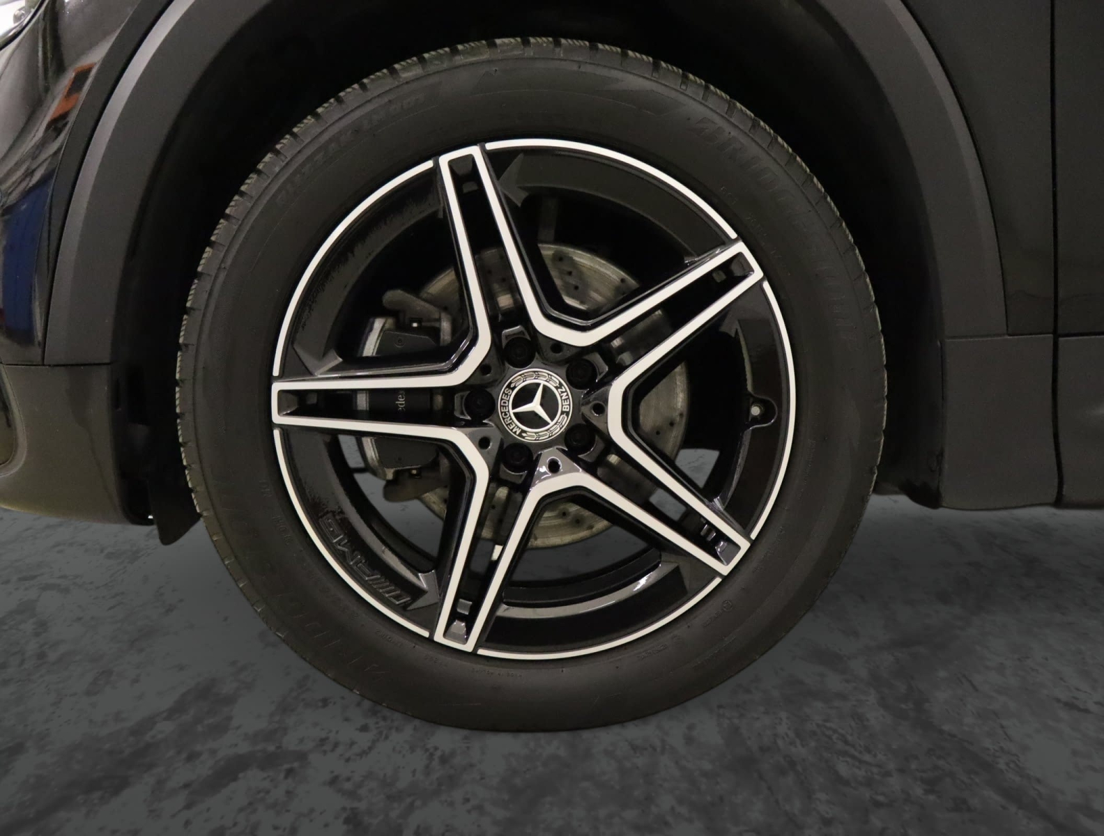 Mercedes-Benz GLB - 2024