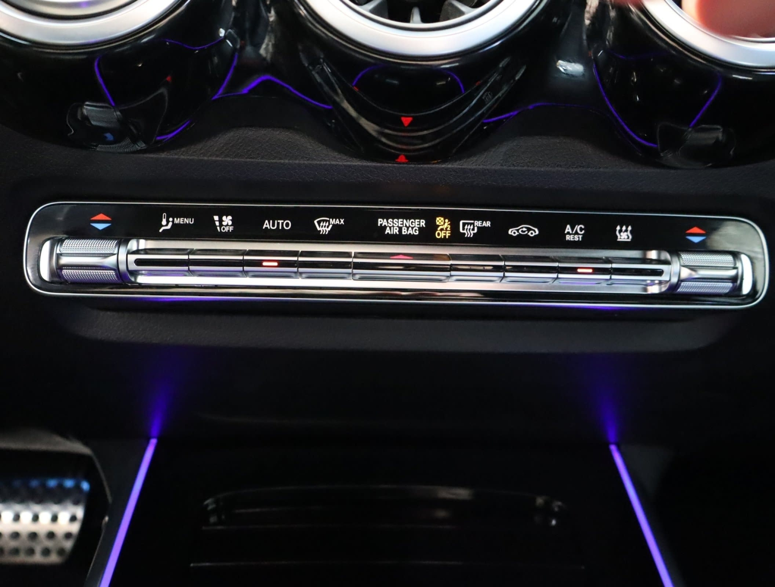 Mercedes-Benz GLB - 2024