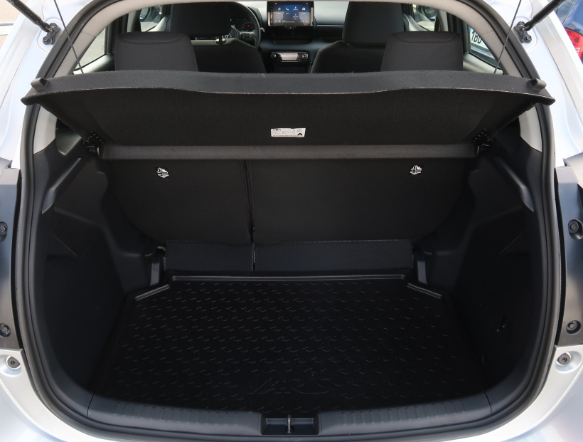 Toyota Yaris, 2024