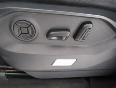 Volkswagen Touareg - 2022