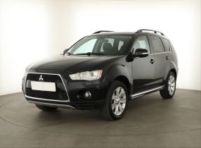 Mitsubishi Outlander - 2011