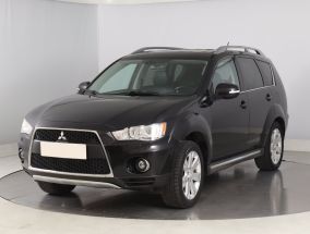 Mitsubishi Outlander - 2011