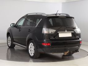 Mitsubishi Outlander - 2011