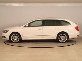 Škoda Superb - 2013
