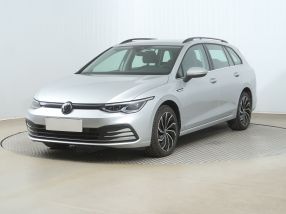 Volkswagen Golf - 2021