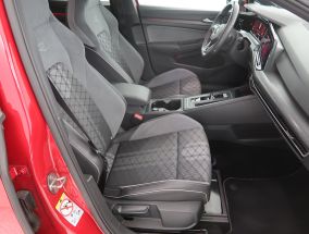 Volkswagen Golf - 2020