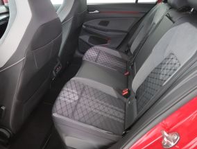 Volkswagen Golf - 2020