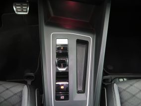 Volkswagen Golf - 2020