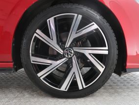 Volkswagen Golf - 2020
