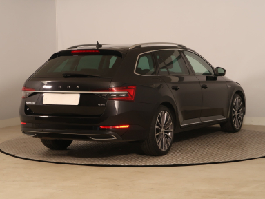 Škoda Superb - 2023
