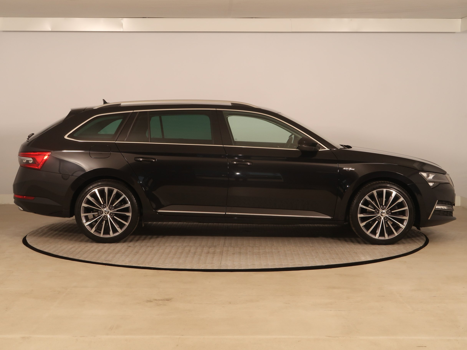 Škoda Superb - 2023