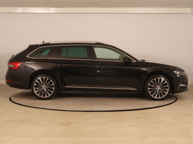 Škoda Superb - 2023