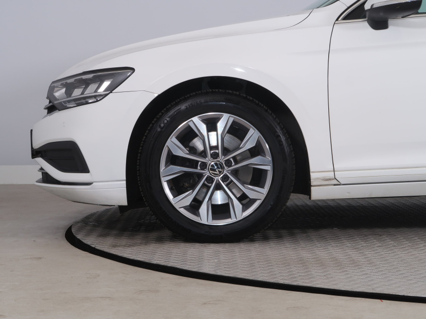 Volkswagen Passat, 2020