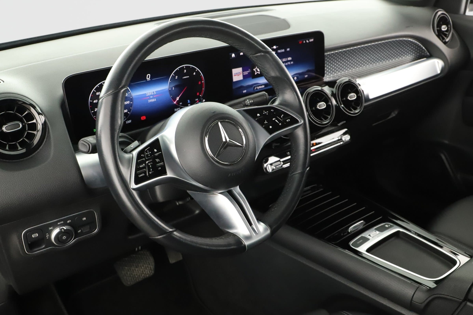 Mercedes-Benz GLB - 2024