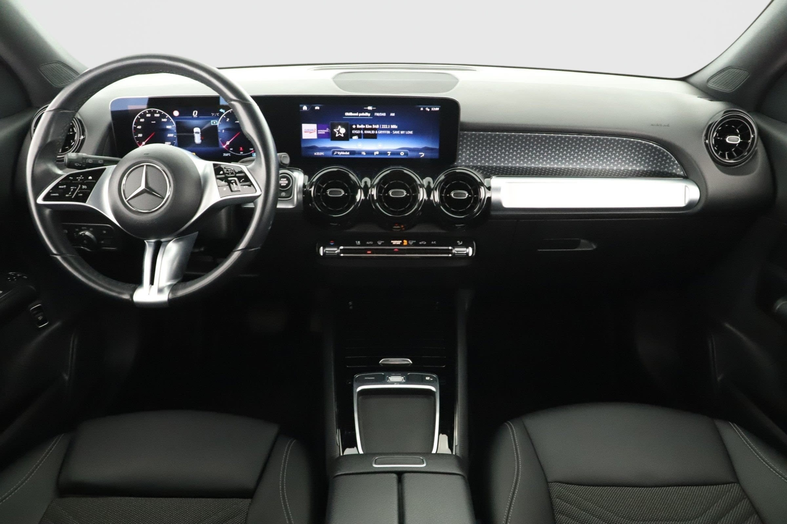 Mercedes-Benz GLB - 2024