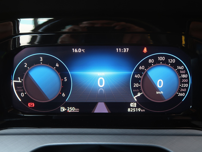 Volkswagen Golf, 2022
