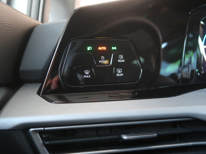 Volkswagen Golf, 2022