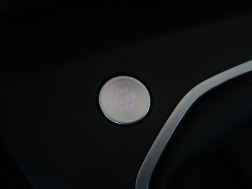 Volkswagen Golf, 2022
