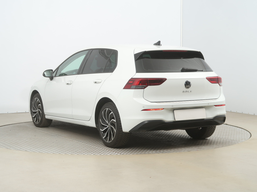 Volkswagen Golf, 2022