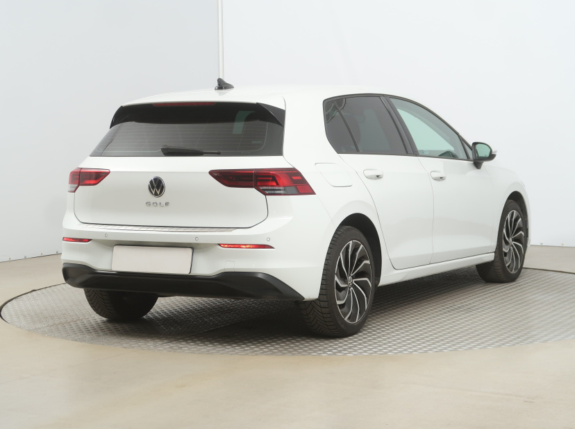 Volkswagen Golf, 2022