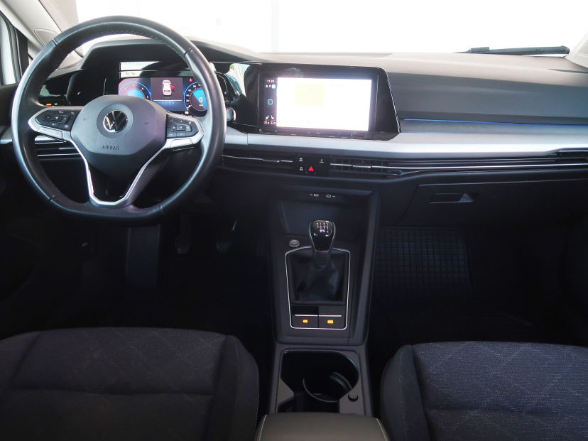 Volkswagen Golf, 2022