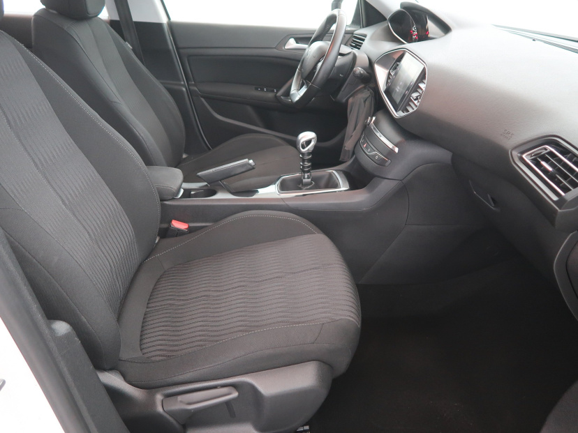 Peugeot 308, 2015