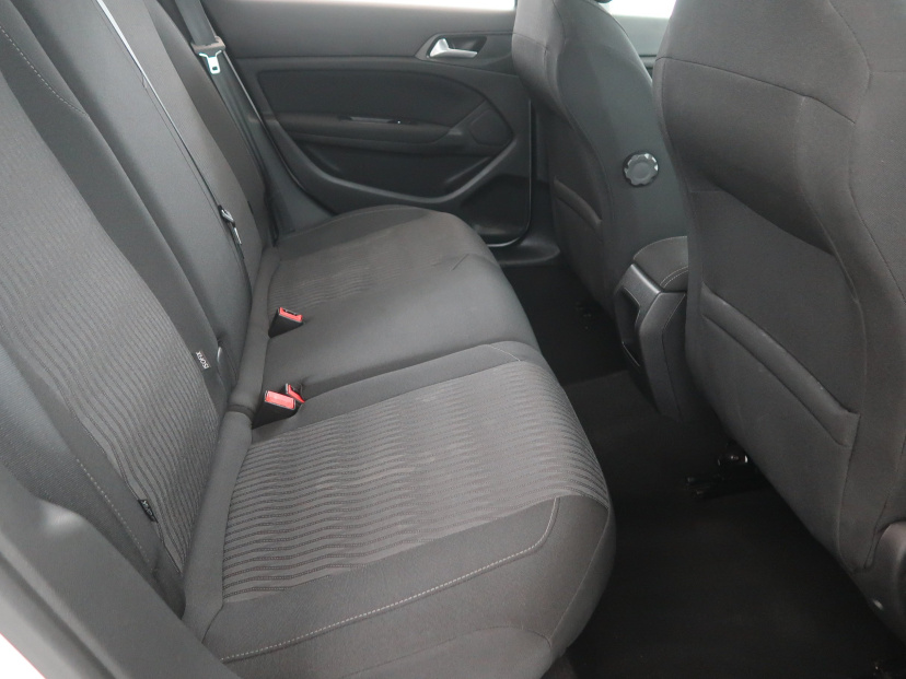 Peugeot 308, 2015