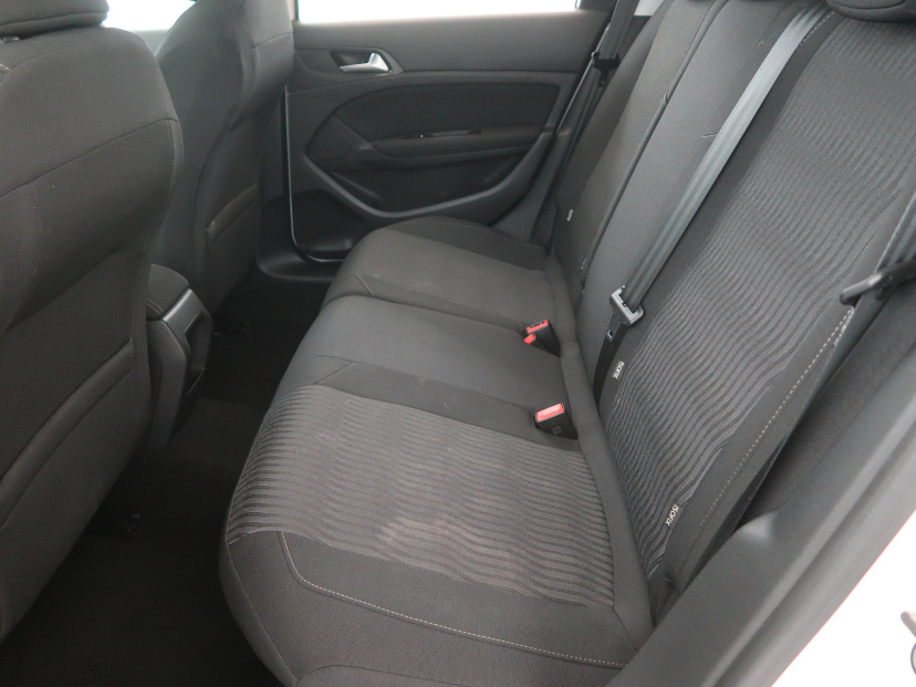 Peugeot 308, 2015