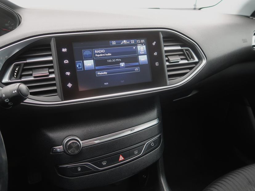 Peugeot 308, 2015