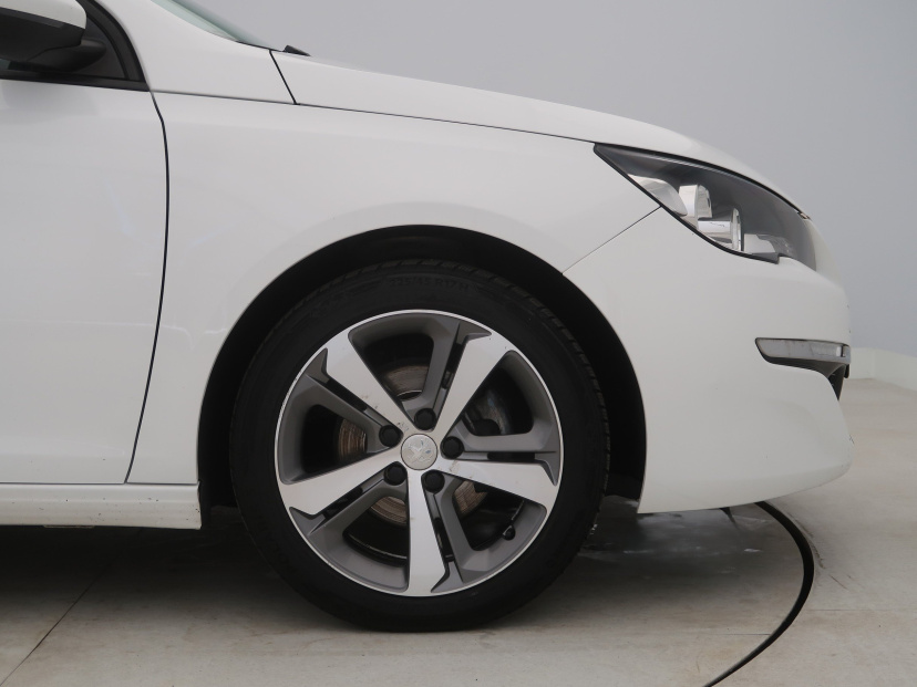Peugeot 308, 2015