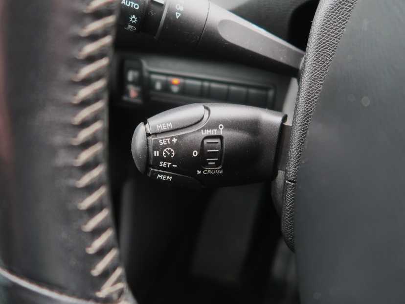 Peugeot 308, 2015