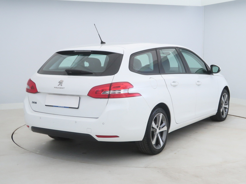 Peugeot 308, 2015