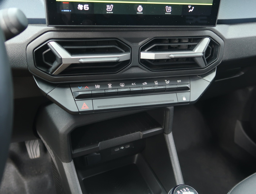 Dacia Duster, 2025