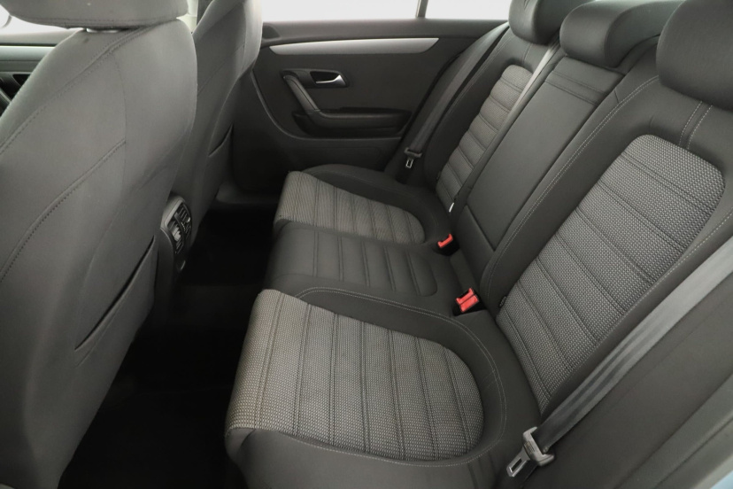 Volkswagen Passat CC, 2011